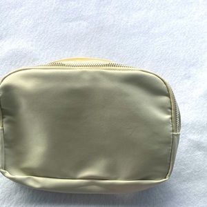NWOT cream color Fanny pack